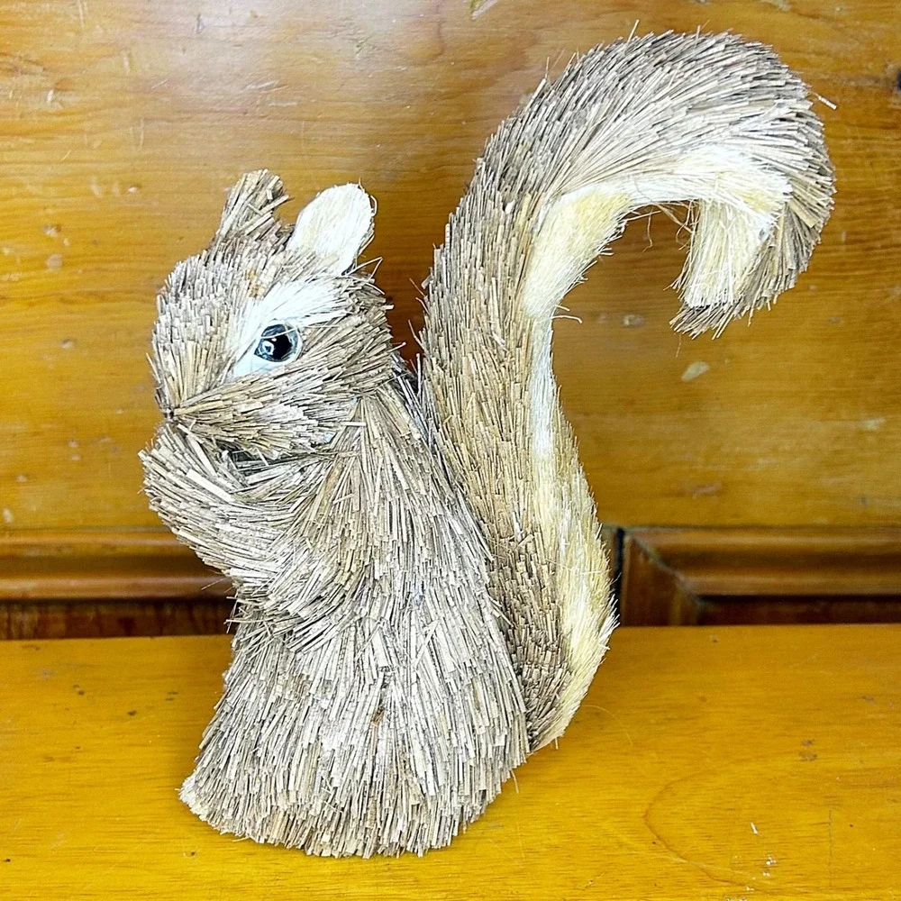 Sisal Squirrel Figurine Small Brown‎ Bristle Burlap Decor 8.5